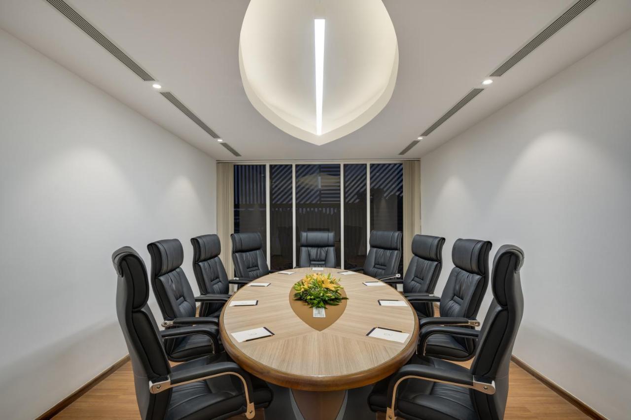 O By Tamara, Trivandrum Thiruvananthapuram Eksteriør bilde Boardroom at the headquarters of the National Stock Exchange of India